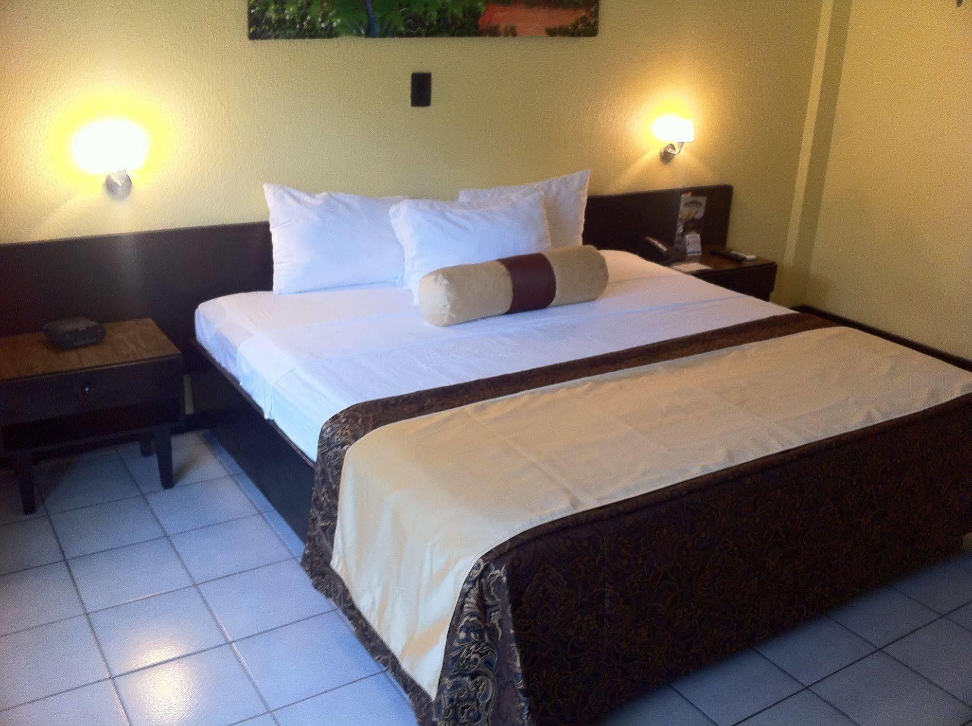 Best Western El Sitio Hotel & Casino Liberia Εξωτερικό φωτογραφία